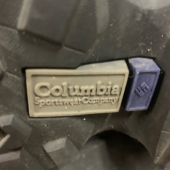 Columbia waterproof hiking boots. - Picture 10 of 10
